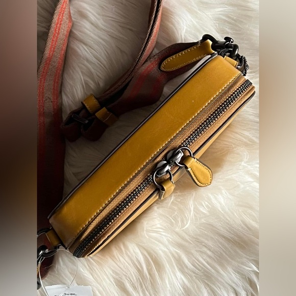 CC117 - Coach Charter Slim Crossbody with Coach Badge - Picture 9 of 13